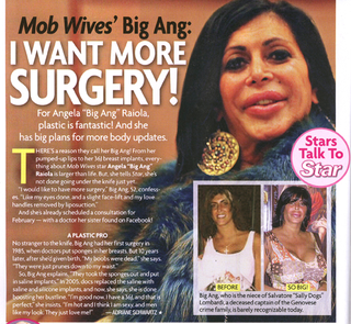 Illustration for article titled This Week in Tabloids: Angelina Weighs 98 Lbs, Is Pregnant and Headed to Rehab